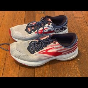 Brooks Launch sneakers